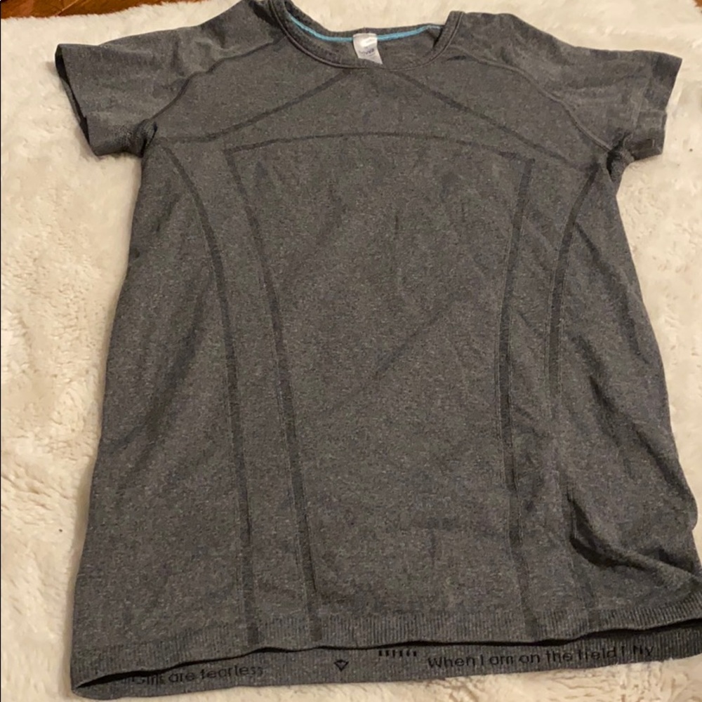 Short sleeve Ivivva top
